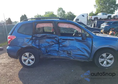 2015 Subaru Forester 2.5I Premium из США, поврежденный, VIN JF2SJADCXFH424961